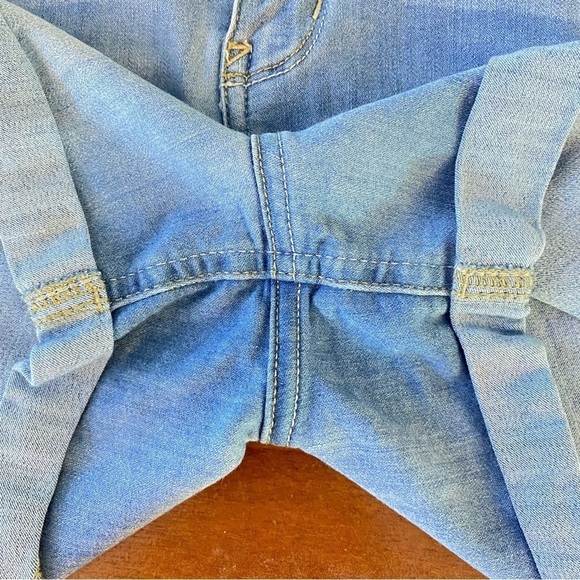 Wallflower size 13 the sassy fit mid rise  stretchy denim jean cuffed shorts - Picture 5 of 7